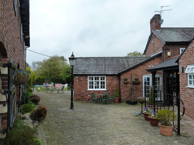 The Hollybush Bed and Breakfast Northwich Exterior foto